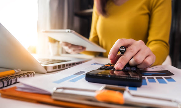 Calculer l’impact des frais d’investissement